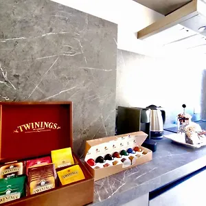  Apartment Pop Chic Frattina Italy